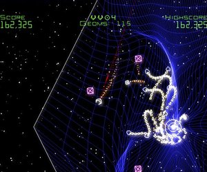 Geometry Wars: Galaxies Videos